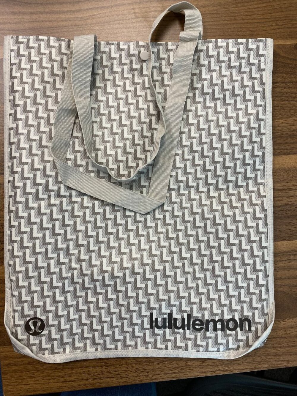 Lululemon tote bag